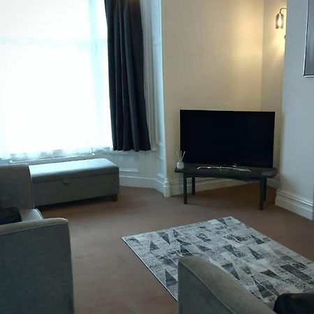 Stylish Apartment In City Centre With Parking Preston  Eksteriør bilde