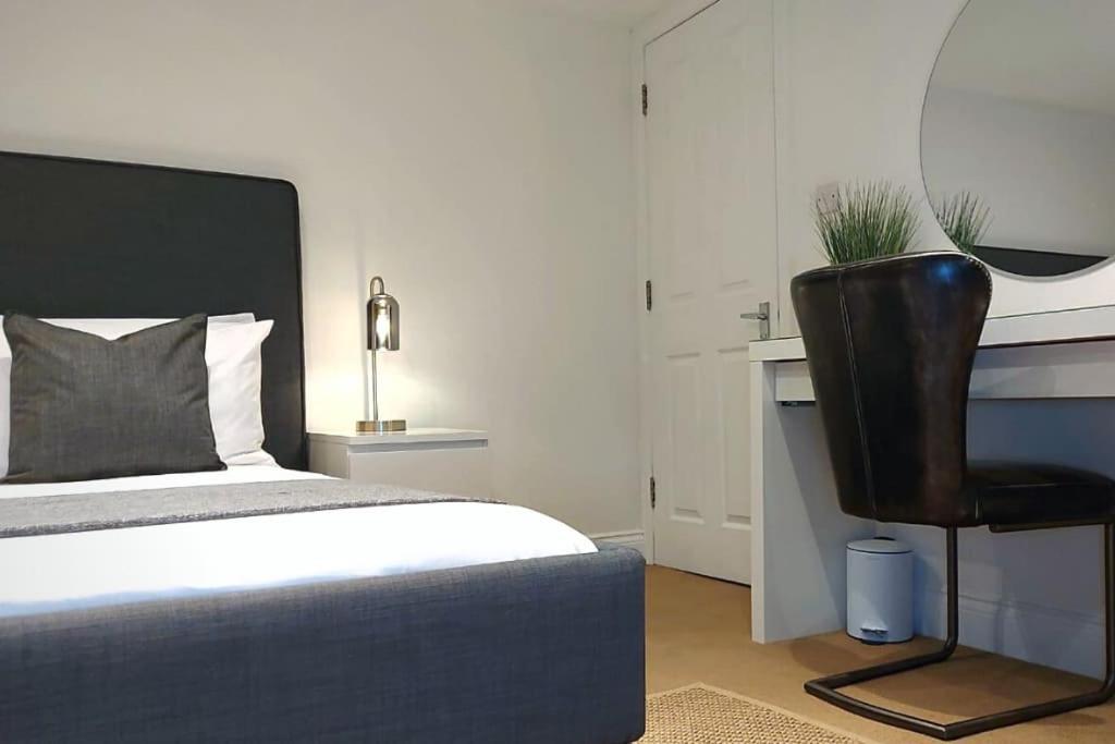 Stylish Apartment In City Centre With Parking Preston  Eksteriør bilde