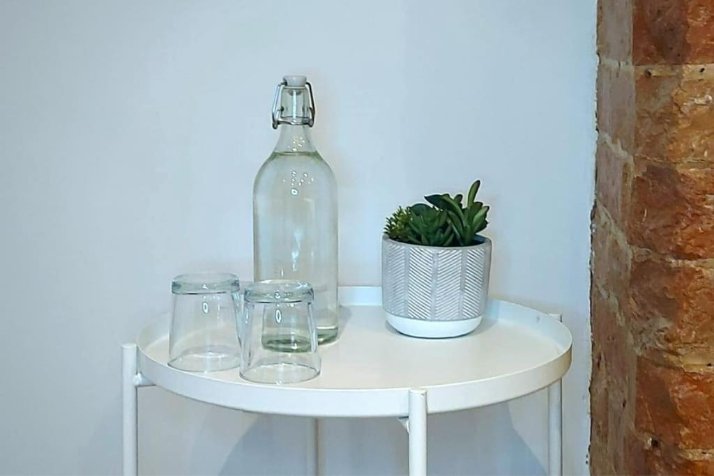 Stylish Apartment In City Centre With Parking Preston  Eksteriør bilde