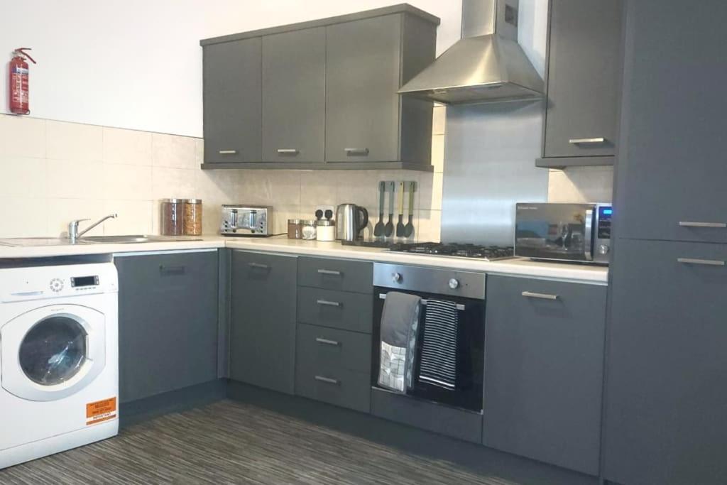 Stylish Apartment In City Centre With Parking Preston  Eksteriør bilde