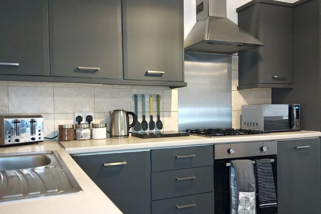 Stylish Apartment In City Centre With Parking Preston  Eksteriør bilde